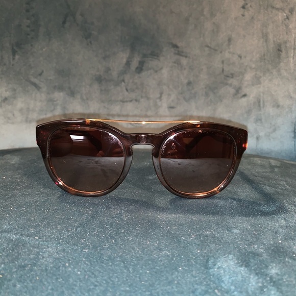 Dolce and Gabbana Sunglasses - Picture 3 of 10